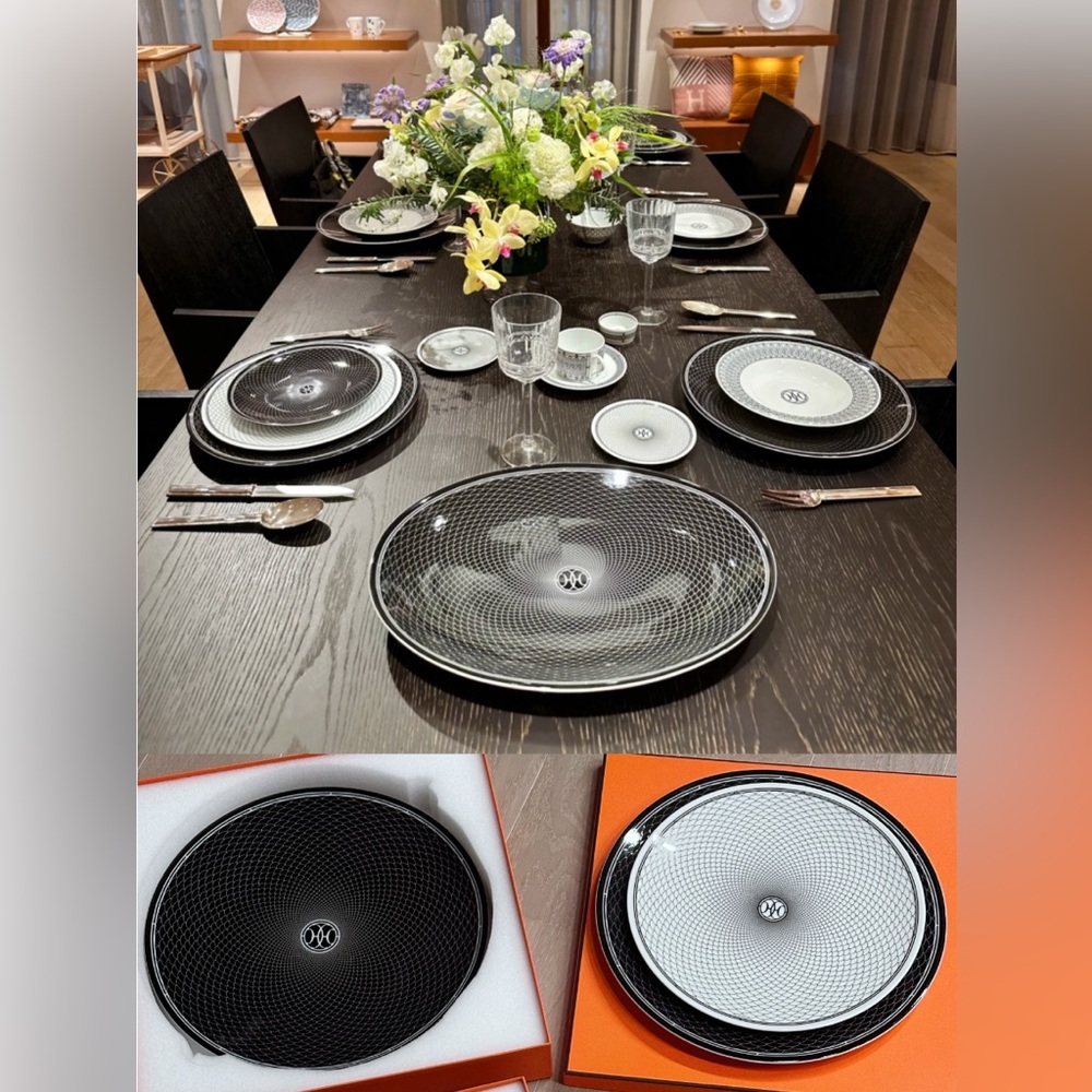 Authentic Hermes dinning/presentation Plate